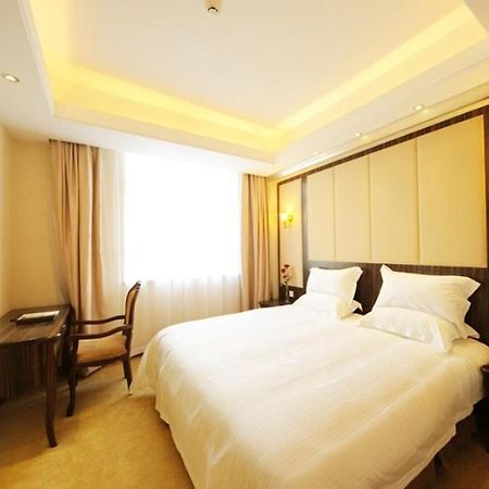 Greentree Inn Shanghai West Huaxia Road Metro Station Express Hotel Екстер'єр фото