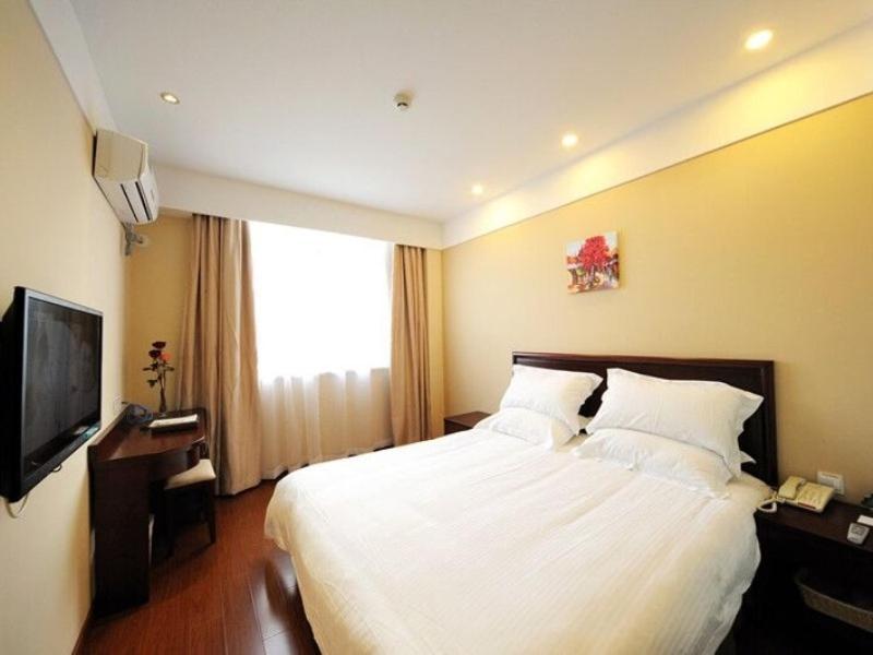 Greentree Inn Shanghai West Huaxia Road Metro Station Express Hotel Екстер'єр фото